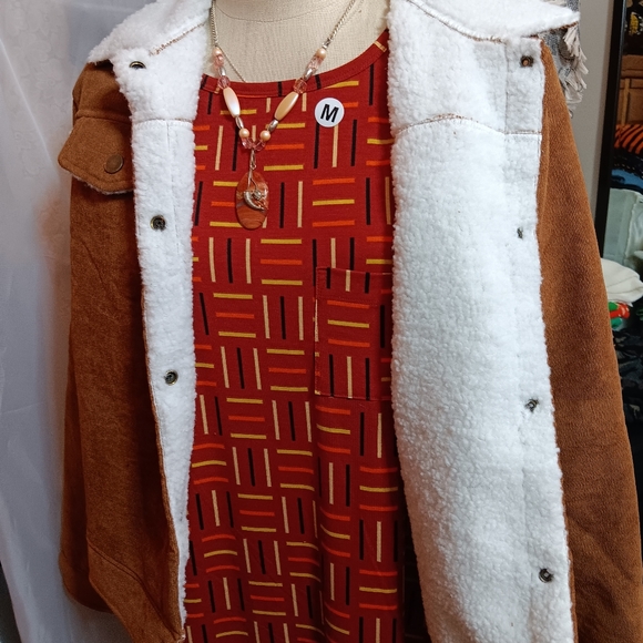 New-Woman corduroy / shearling Jacket with pockets. - Picture 3 of 6